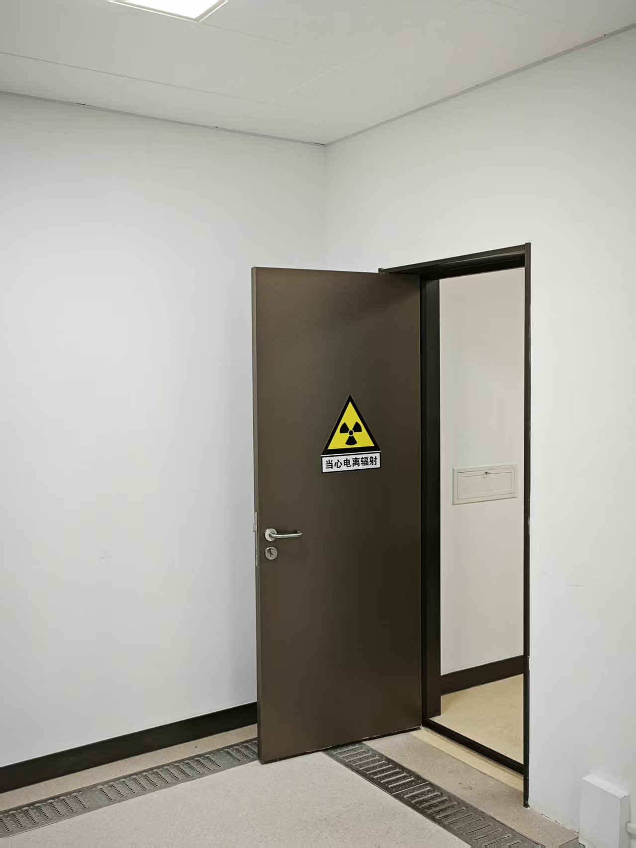 新华CT室手动单开防护铅门